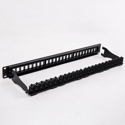 Enchufes trapezoidales negros del espacio en blanco RJ45 del puerto CAT6 del panel de remiendo de UTP 1U 24
